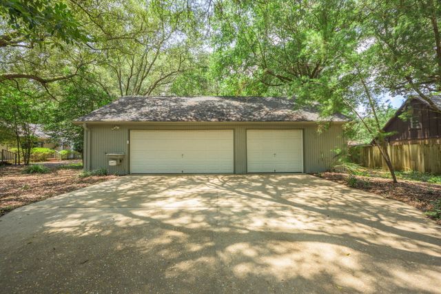 2515 Edgewater Drive, Niceville, FL 32578