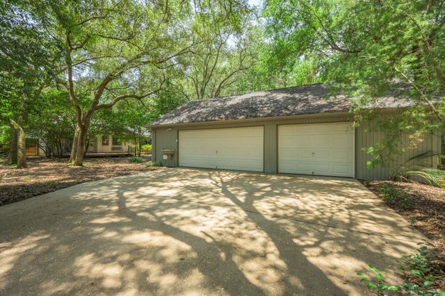 2515 Edgewater Drive, Niceville, FL 32578