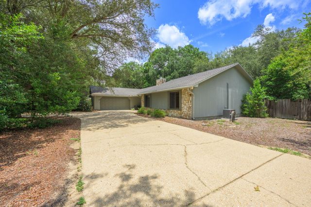 2515 Edgewater Drive, Niceville, FL 32578