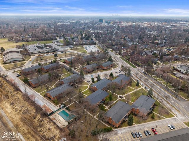 928 N Adams Road, Birmingham, MI 48009