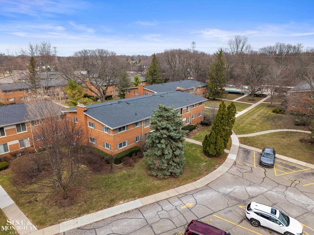 928 N Adams Road, Birmingham, MI 48009