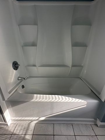 72 Lowell 3, Peabody, MA 01960