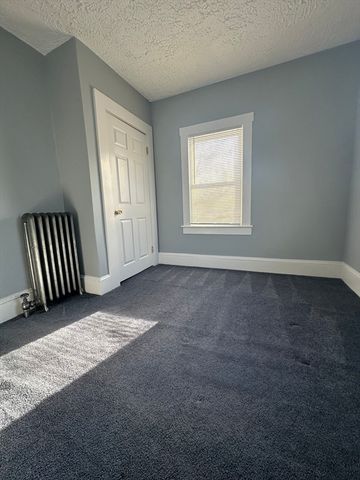 72 Lowell 3, Peabody, MA 01960