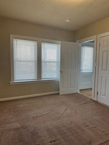 72 Lowell 3, Peabody, MA 01960