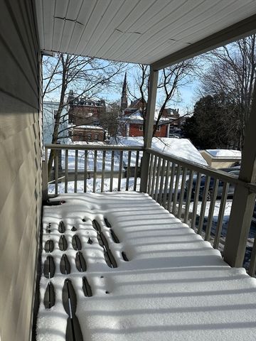 72 Lowell 3, Peabody, MA 01960