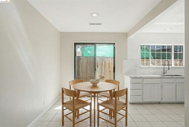 3012 Minna Ave, Oakland, CA 94619