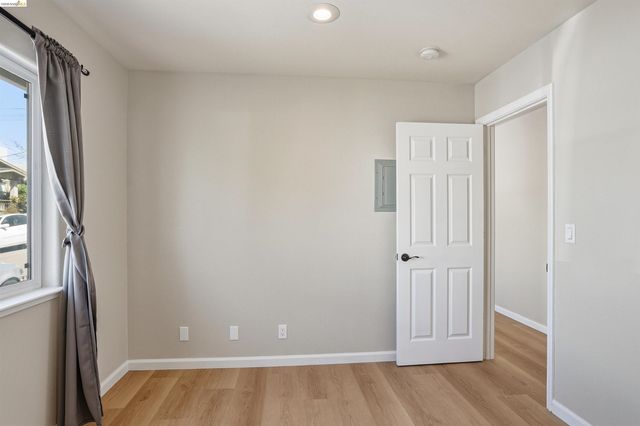 3012 Minna Ave, Oakland, CA 94619