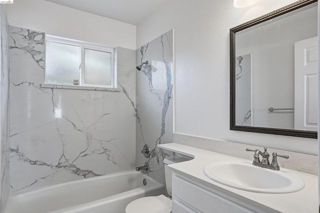 3012 Minna Ave, Oakland, CA 94619