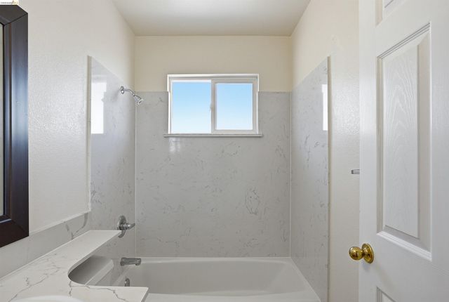 3012 Minna Ave, Oakland, CA 94619