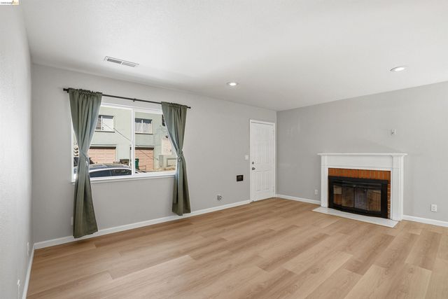 3012 Minna Ave, Oakland, CA 94619