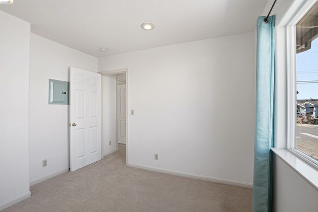 3012 Minna Ave, Oakland, CA 94619