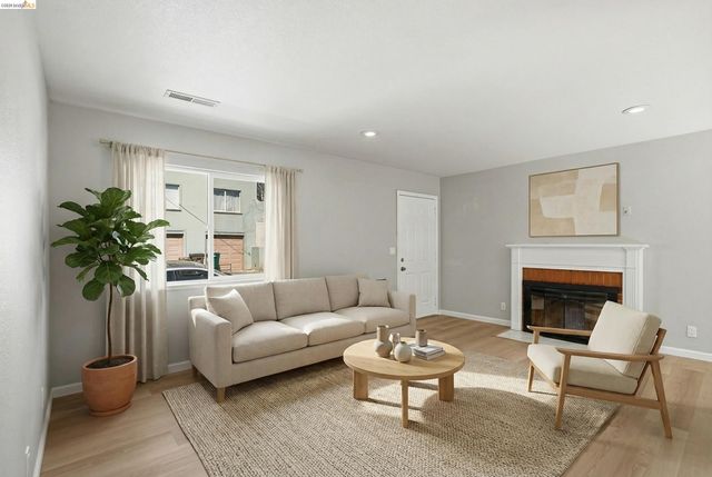 3012 Minna Ave, Oakland, CA 94619