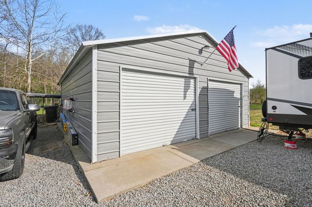 3521 Cooper Creek Rd, Woodlawn, TN 37191