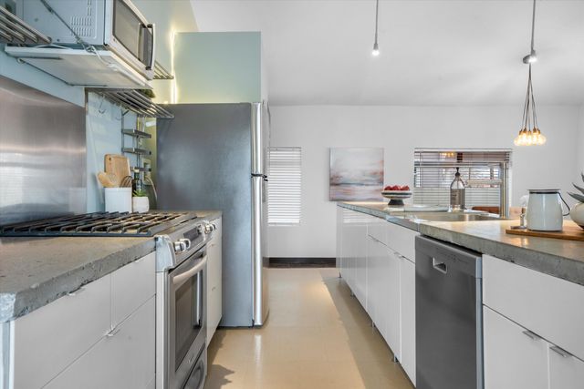 1108 12th Street NW, Albuquerque, NM 87104