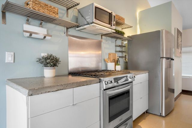 1108 12th Street NW, Albuquerque, NM 87104