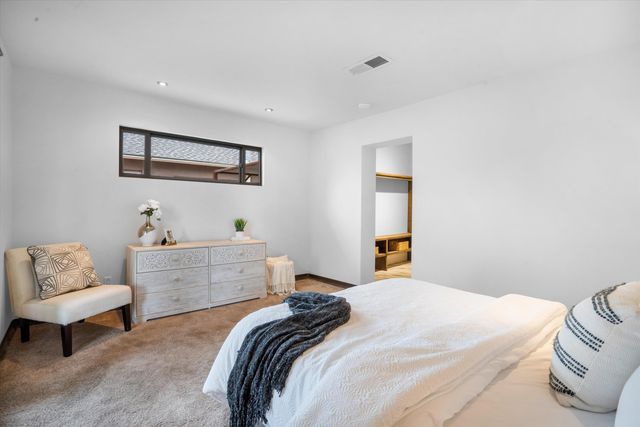 1108 12th Street NW, Albuquerque, NM 87104