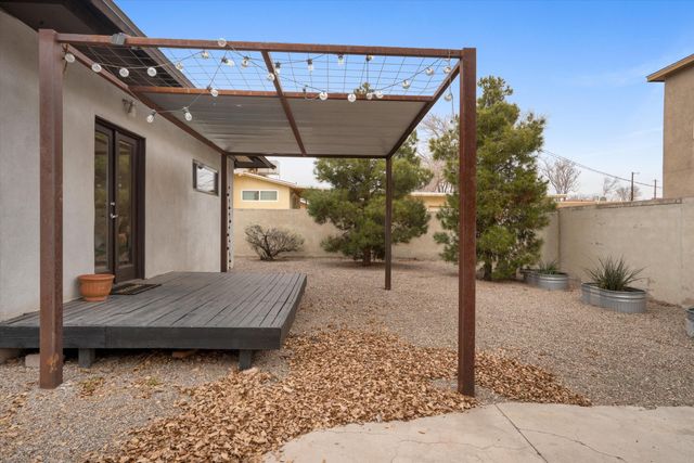 1108 12th Street NW, Albuquerque, NM 87104