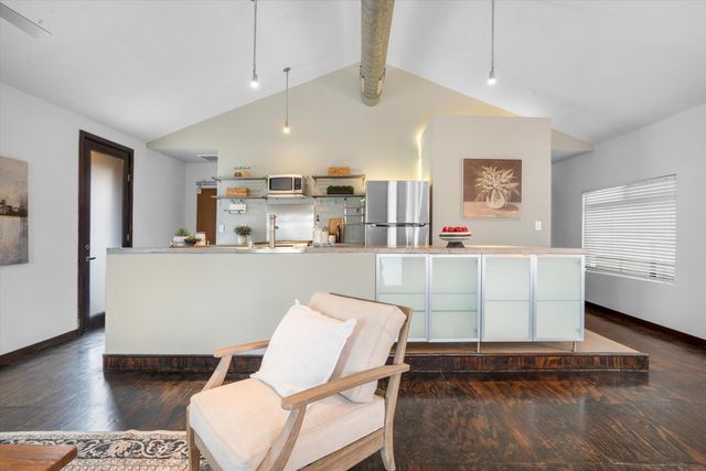 1108 12th Street NW, Albuquerque, NM 87104