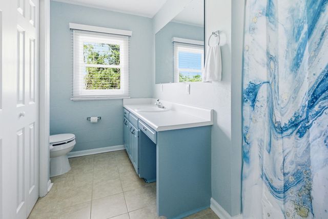 335 Guernsey Lane, Spartanburg, SC 29306