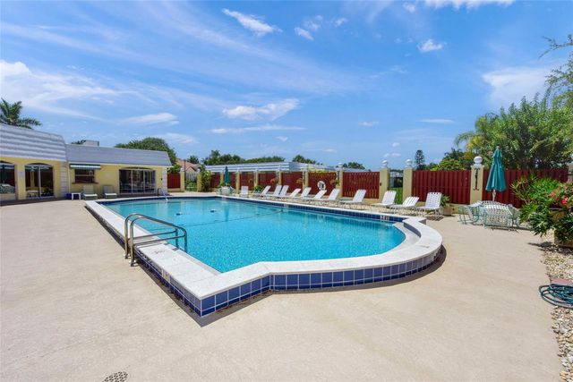 5823 TIDEWOOD AVENUE 19, Sarasota, FL 34231