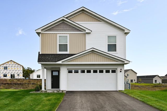 614 Redwood Loop N, Cambridge, MN 55008