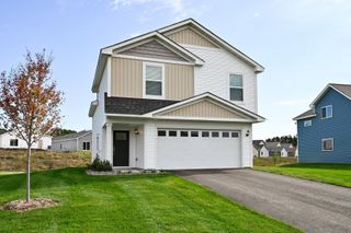 614 Redwood Loop N, Cambridge, MN 55008