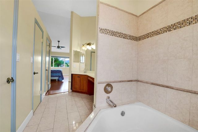 3130 N 38th Avenue, Hollywood, FL 33021