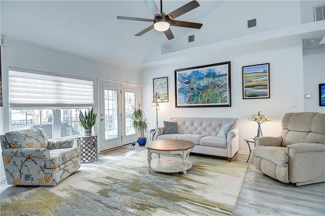 3013 Looking Glass CT, Virginia Beach, VA 23456