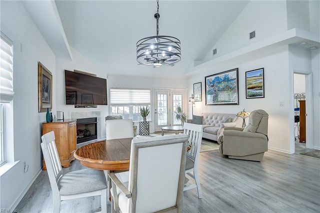 3013 Looking Glass CT, Virginia Beach, VA 23456