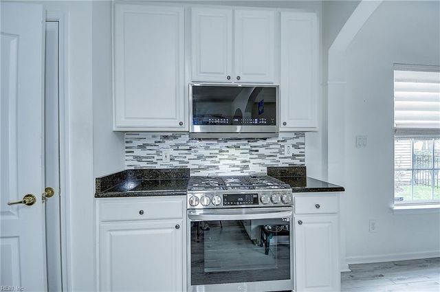 3013 Looking Glass CT, Virginia Beach, VA 23456