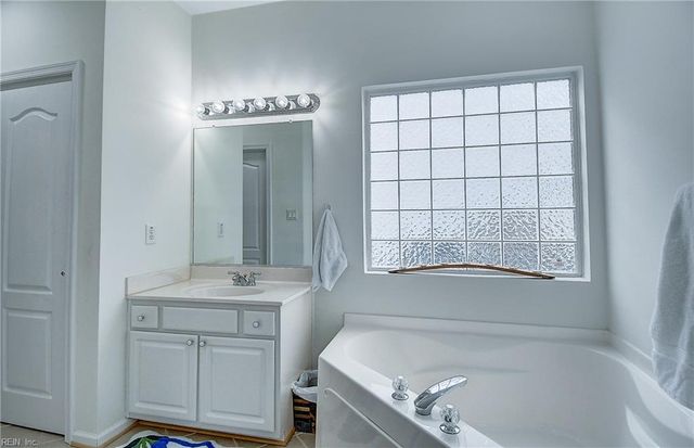 3013 Looking Glass CT, Virginia Beach, VA 23456