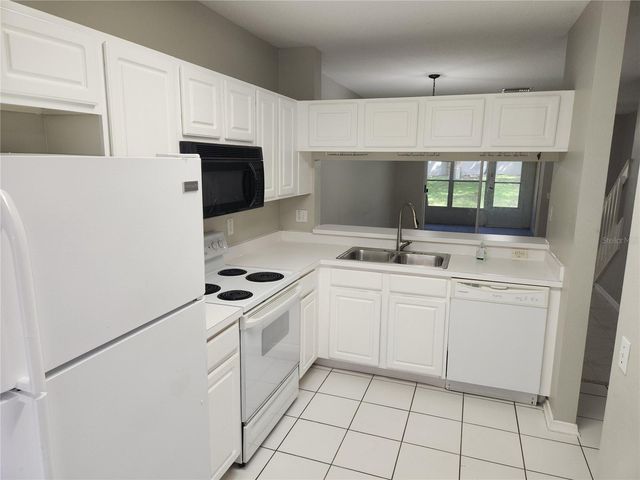 2302 LAKE WOODBERRY CIRCLE, Brandon, FL 33510