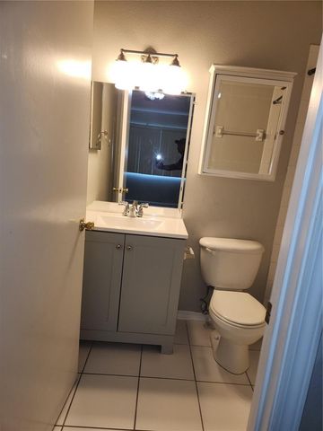 2302 LAKE WOODBERRY CIRCLE, Brandon, FL 33510
