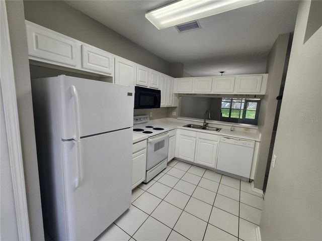 2302 LAKE WOODBERRY CIRCLE, Brandon, FL 33510