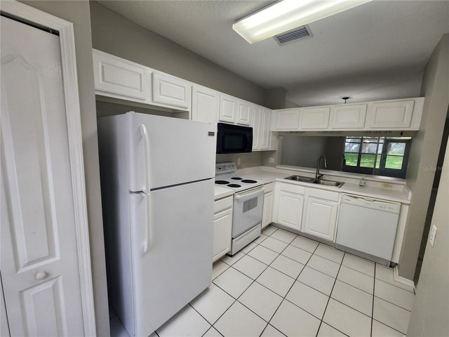 2302 LAKE WOODBERRY CIRCLE, Brandon, FL 33510