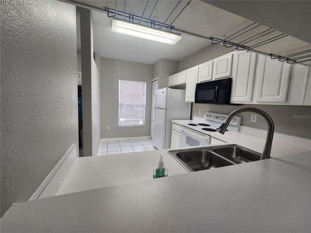2302 LAKE WOODBERRY CIRCLE, Brandon, FL 33510