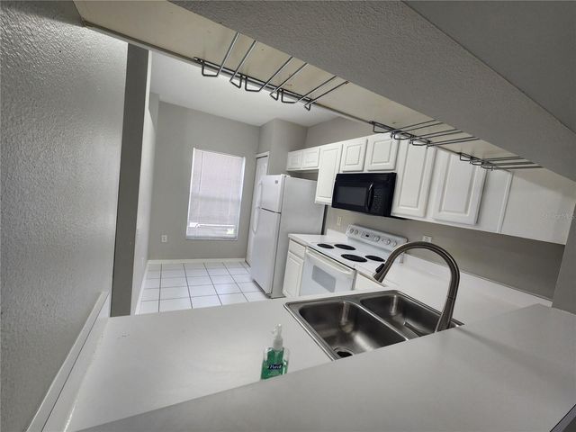 2302 LAKE WOODBERRY CIRCLE, Brandon, FL 33510