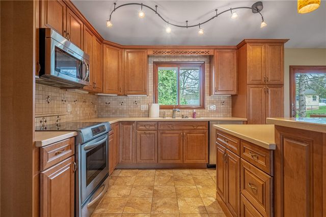 3239 Winterset Drive, Beavercreek, OH 45440