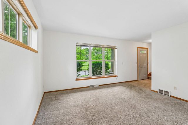 1001 Glacier Hill Drive, Madison, WI 53704