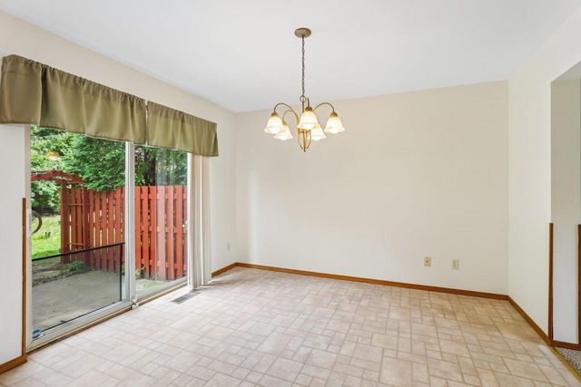 1001 Glacier Hill Drive, Madison, WI 53704