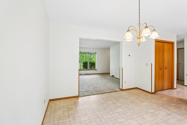 1001 Glacier Hill Drive, Madison, WI 53704