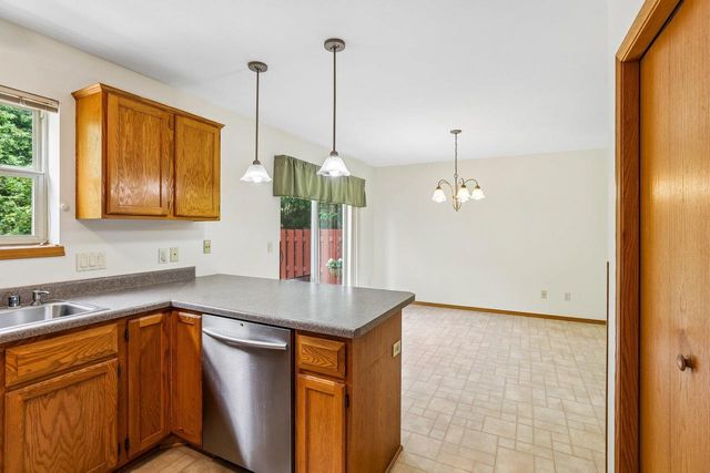 1001 Glacier Hill Drive, Madison, WI 53704