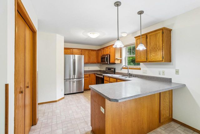 1001 Glacier Hill Drive, Madison, WI 53704