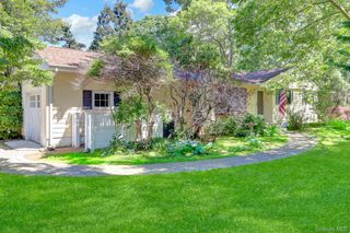 201 Miller Place Road, Miller Place, NY 11764