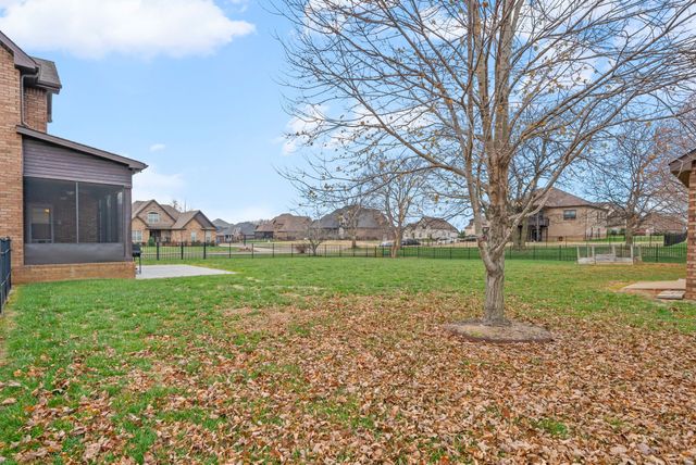 1957 Boyer Blvd, Clarksville, TN 37043