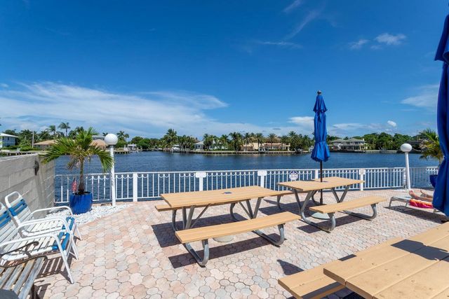 640 Snug Harbor Drive F6, Boynton Beach, FL 33435