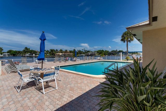 640 Snug Harbor Drive F6, Boynton Beach, FL 33435