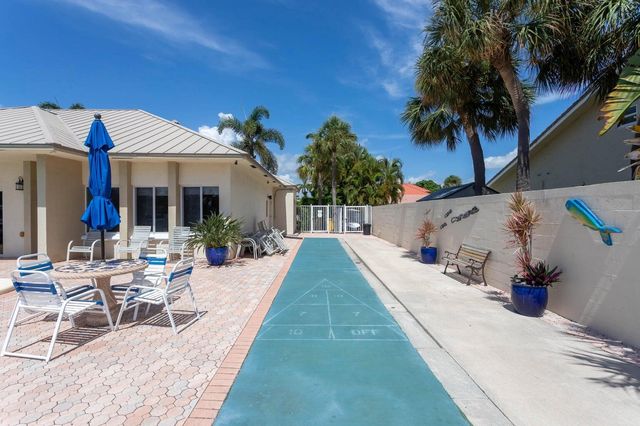 640 Snug Harbor Drive F6, Boynton Beach, FL 33435