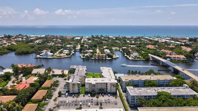 640 Snug Harbor Drive F6, Boynton Beach, FL 33435
