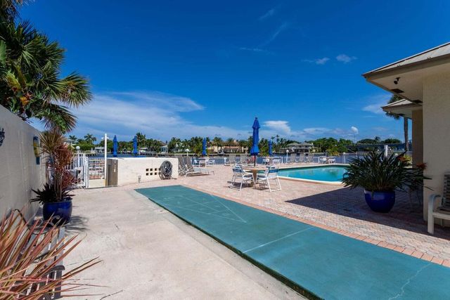 640 Snug Harbor Drive F6, Boynton Beach, FL 33435